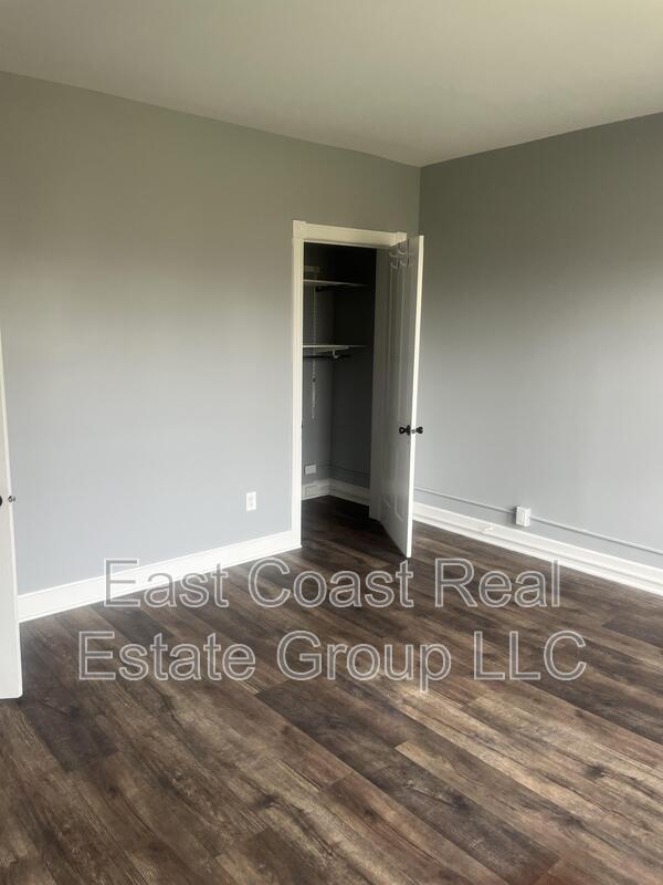 Building Photo - 418 Mitchell Ave