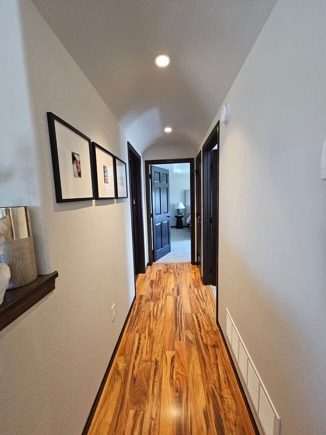 Building Photo - 4 BED | 3 BATH | SPLIT-FOYER HOME | DOUBLE...
