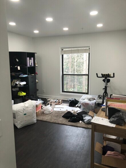 Building Photo - 908 Lismore SE