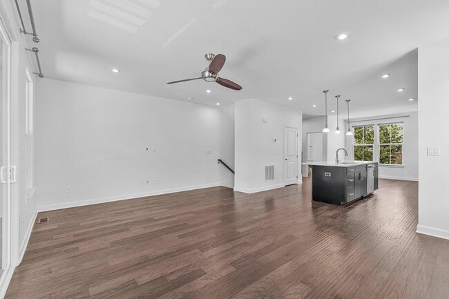 Building Photo - 43509 Apple Orch Sq