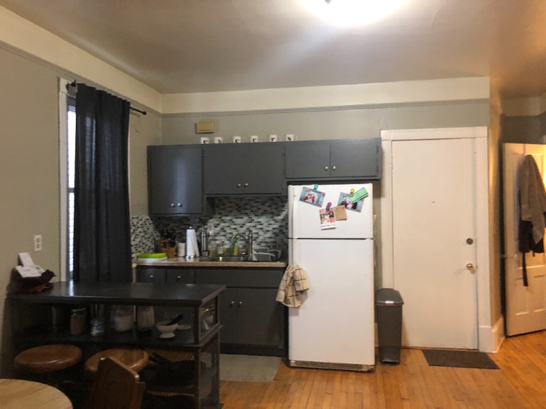 Building Photo - 2816 N Fratney St