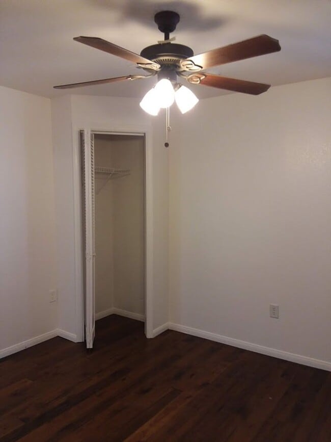Building Photo - First floor unit in luxury gated Northwest...