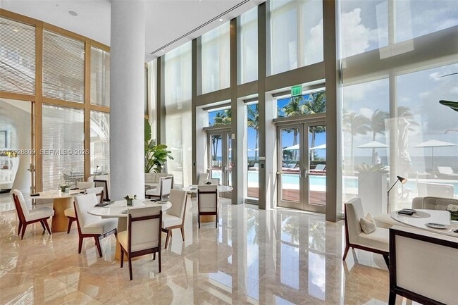 Building Photo - 15701 Collins Ave