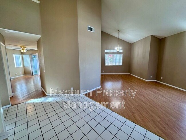 Building Photo - 40475 Crystal Aire Ct