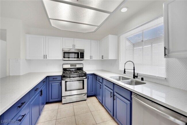 Building Photo - 3009 N Blue Fin Cir