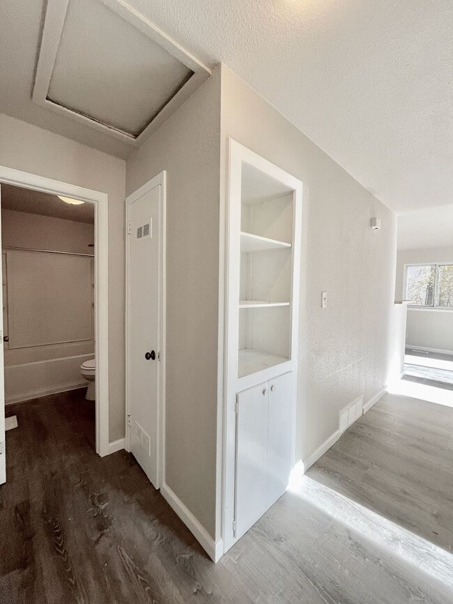 Building Photo - 3 Bedroom/ 1 Bathroom Rancher Close To Fort Carson