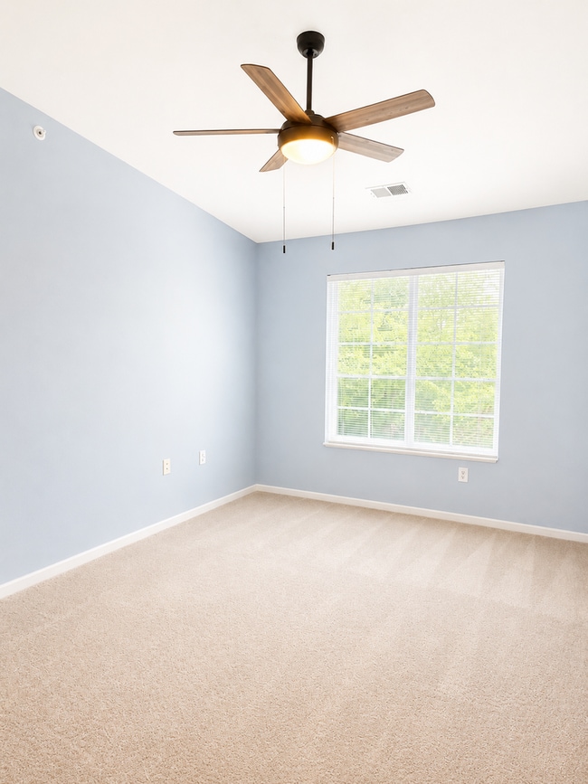 Building Photo - Spacious 2BR Condo with Flex Space & Private Balcony in Crestwood’s Madison Park