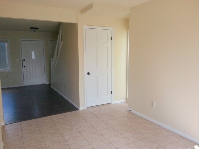 Building Photo - 1603 Cottonwood Dr