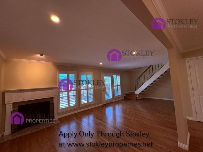 Building Photo - 323 Thistle Cir