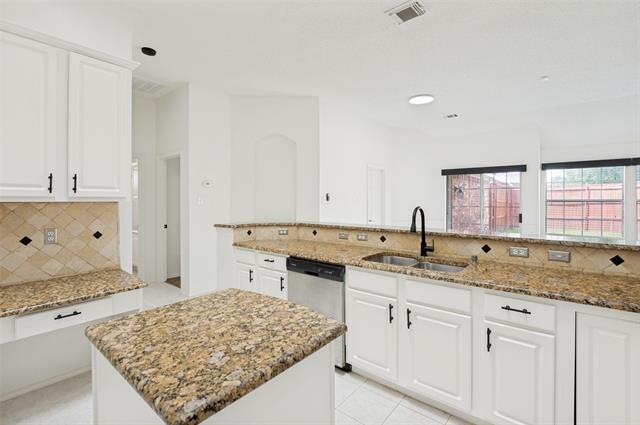 Building Photo - 3805 Pine Valley Dr