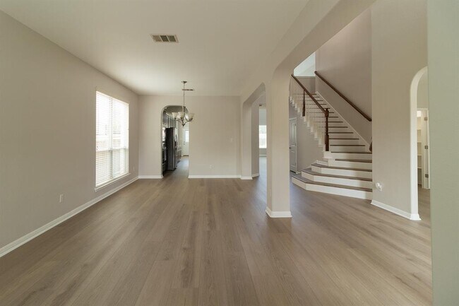 Building Photo - 2102 Monticello Ct