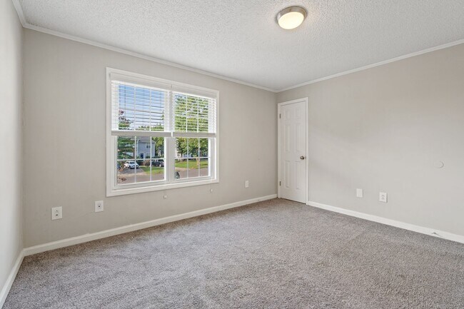 Building Photo - 9 Hayti Ln
