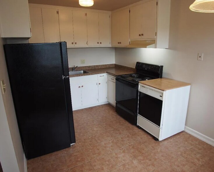 Building Photo - 1563 Valle Vista Ave