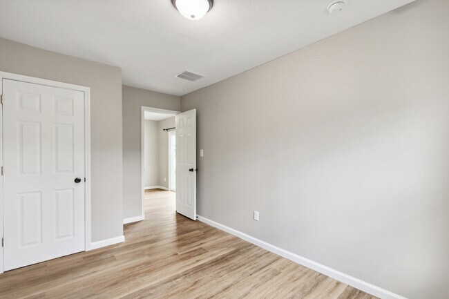 Building Photo - 714 Bethume Ct