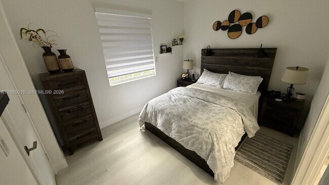 Building Photo - 440 NE 4th Terrace