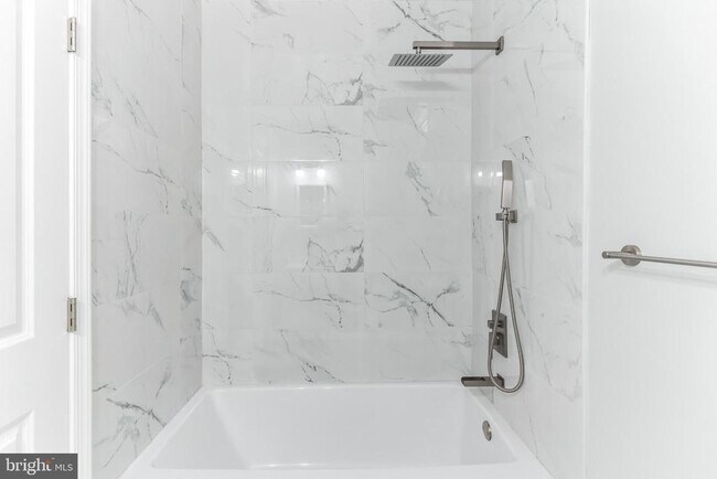 Building Photo - 1223 Simms Pl NE