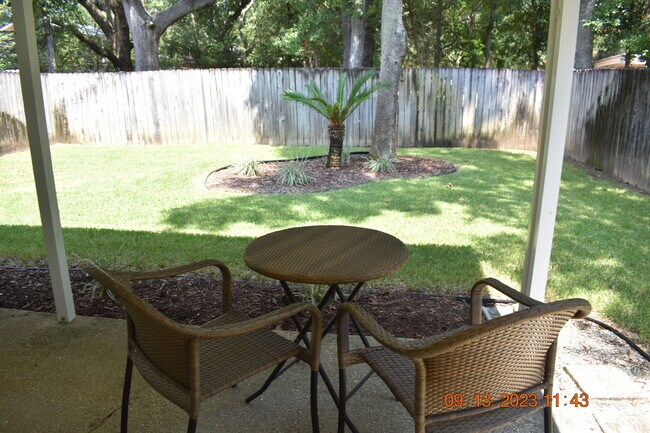 Outdoor table & chair for 2 - 3126 Station Ct