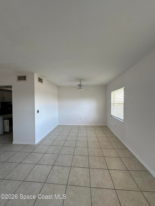 Building Photo - 837 Hickory St