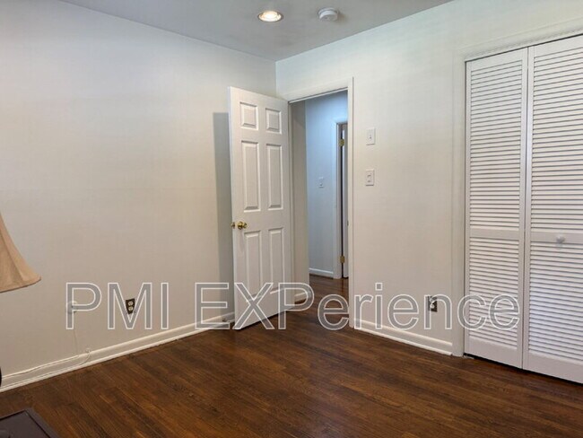 Building Photo - 3203 Amador Dr