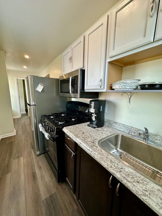 Building Photo - 514 North Ave