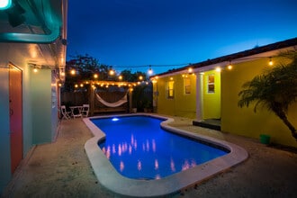 Building Photo - PR 3