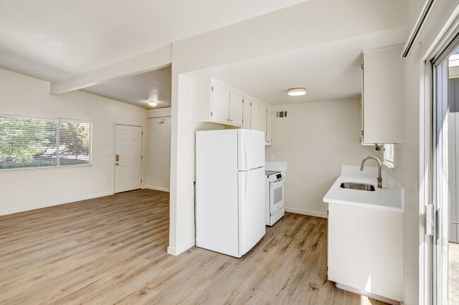 Building Photo - 406 Scripps Dr