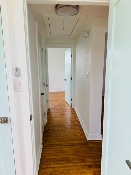 Building Photo - 202 Bosarvey Dr