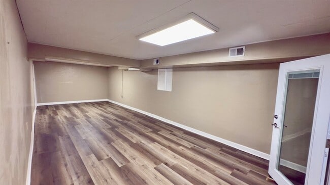 Building Photo - 2563 Hacks Cross Rd