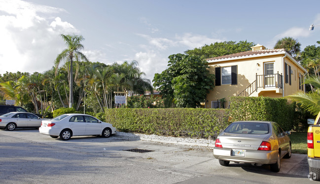 Primary Photo - Harbour View Apartments