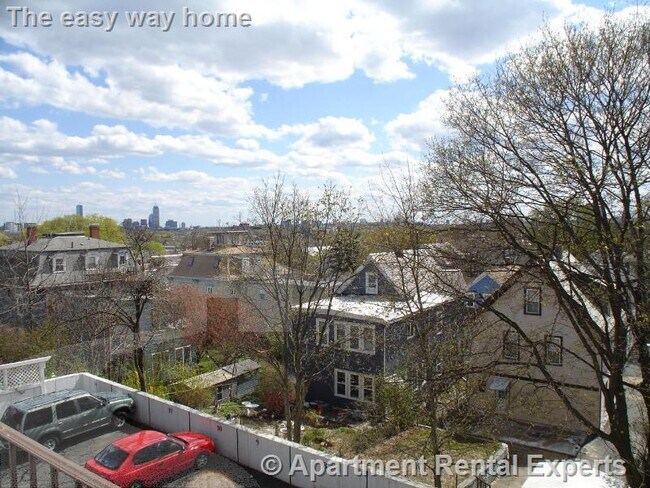Building Photo - 41 Belmont St