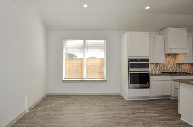 Building Photo - 29203 Pikes Peak Dr