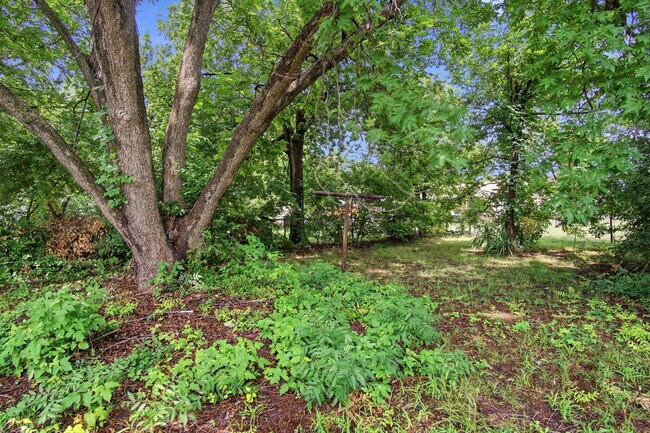 Building Photo - 1237 Staton Dr