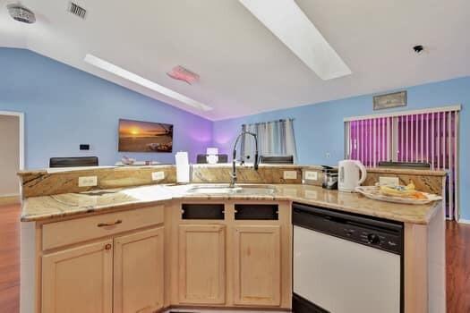 Building Photo - 1530 SW Escobar Ln