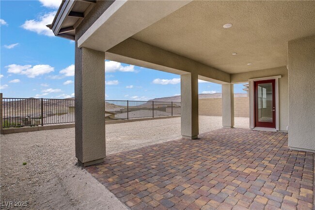 Building Photo - 12556 Heritage Hts Dr