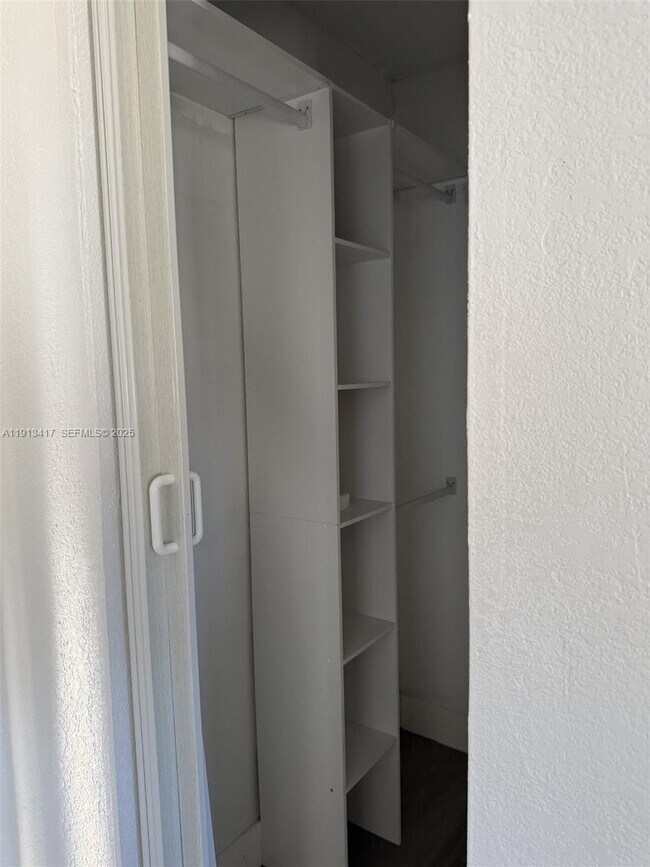 Building Photo - 3098 NW 20th Ct