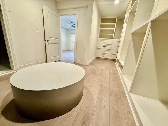 Building Photo - 3834 Linklea Dr