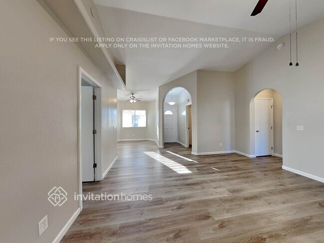 Building Photo - 10219 N 89th Ave