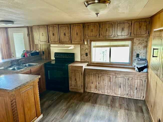 Building Photo - 17 Love Ramp Rd