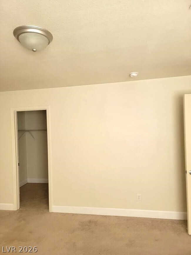 Building Photo - 3412 Townhouse Dr