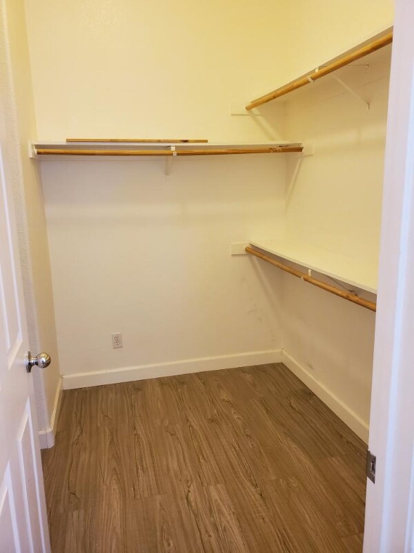 Building Photo - 124 Westlake Ct