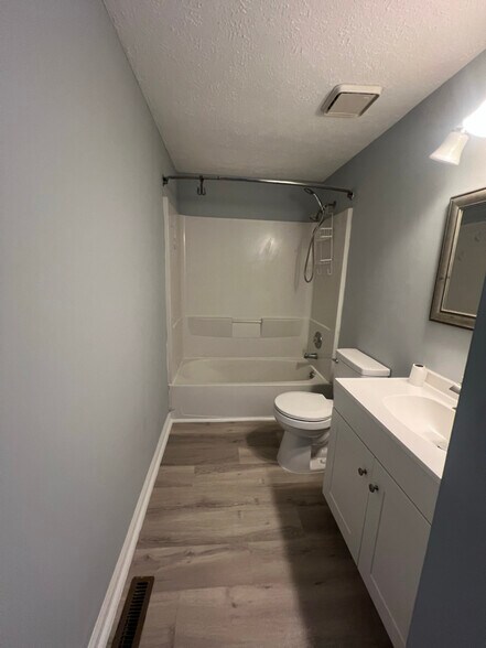 Building Photo - 72 Dorchester Cir