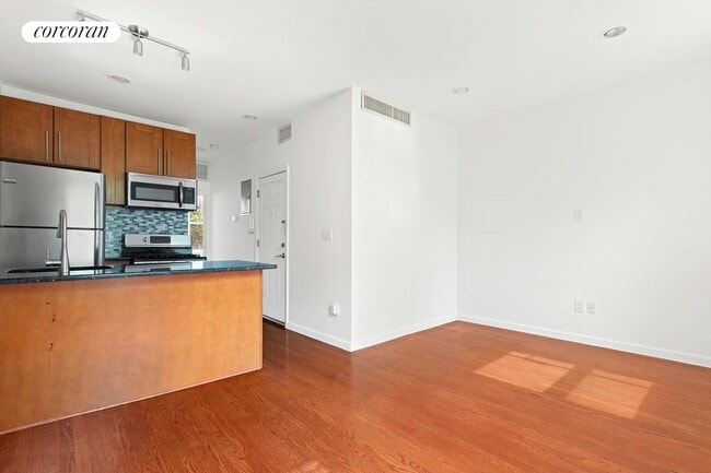 Building Photo - 625 Walton Ave