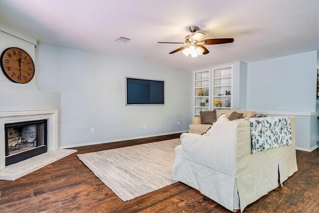 Building Photo - 809 Dogwood Trail