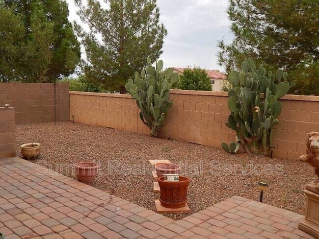 Building Photo - 242 E Corte Rancho Encanto