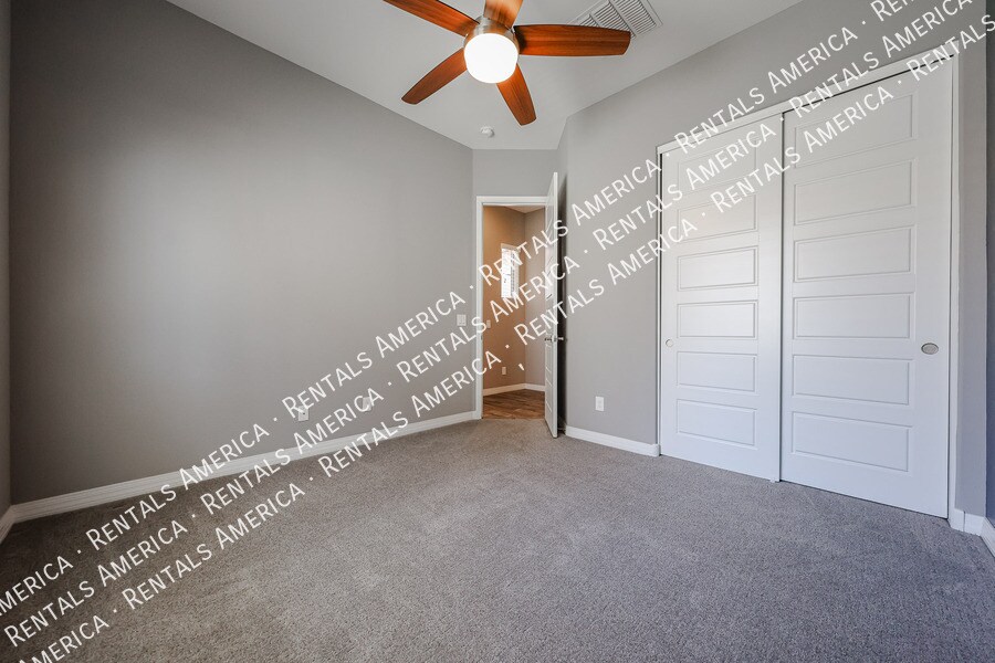 Building Photo - 5833 S Wilson Way