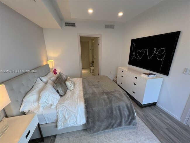 Building Photo - 801 S Miami Ave