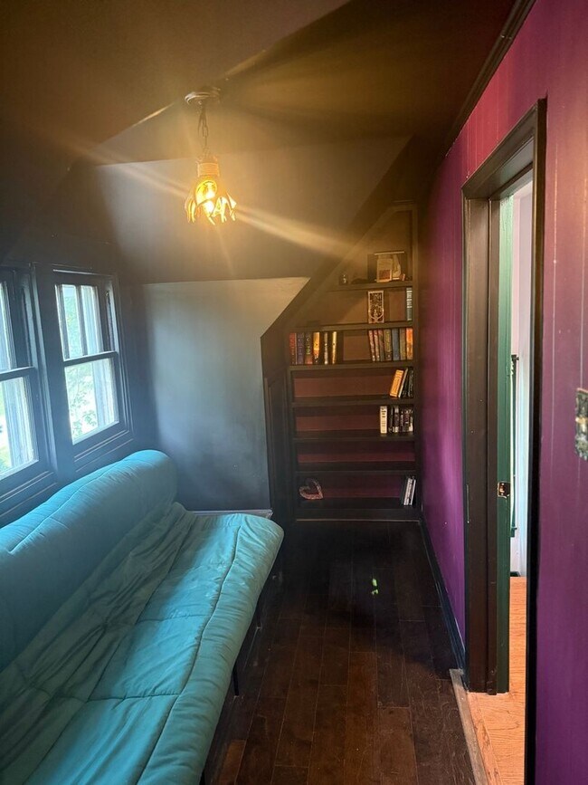 Building Photo - Charming 3BR House in Waterford