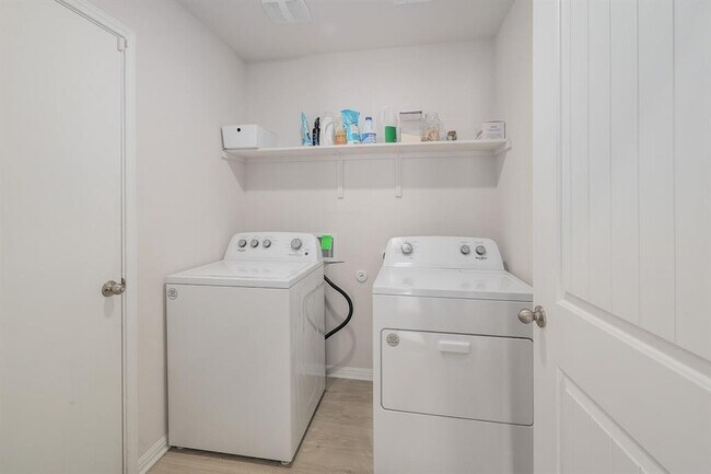 Building Photo - 2640 Indian Clover Trl