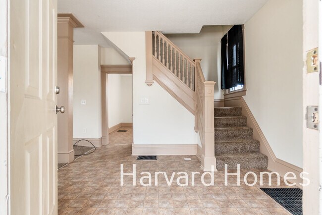 Building Photo - 131 Midland Ave