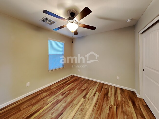 Building Photo - 20701 W Stone Hill Road